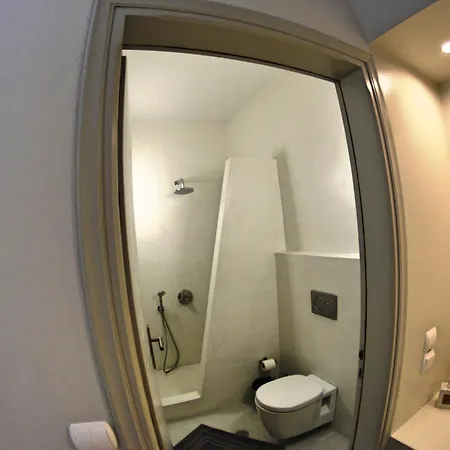 Happy Fish Rooms- Beachfront *