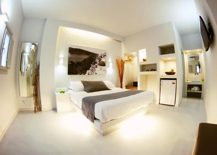 Happy Fish Rooms- Beachfront *