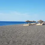 דירה Happy Fish Rooms- Beachfront פריסה