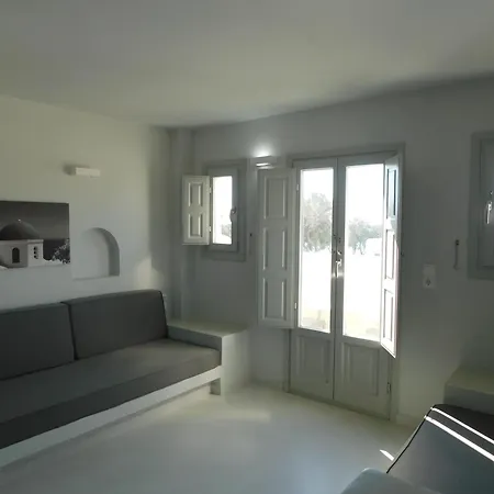 Happy Fish Rooms- Beachfront Appartement Perissa (Santorini)