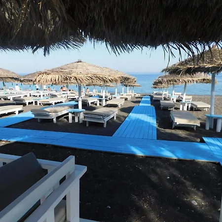 Happy Fish Rooms- Beachfront * Perissa (Santorini)