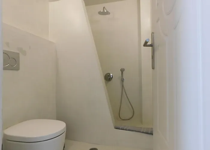 Happy Fish Rooms- Beachfront * Perissa (Santorini)